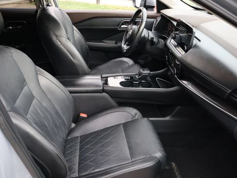 Used 2023 Nissan Rogue Platinum w/ Platinum Premium Package FWD image 7