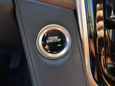 Used 2020 Cadillac Escalade ESV Premium Luxury image 26