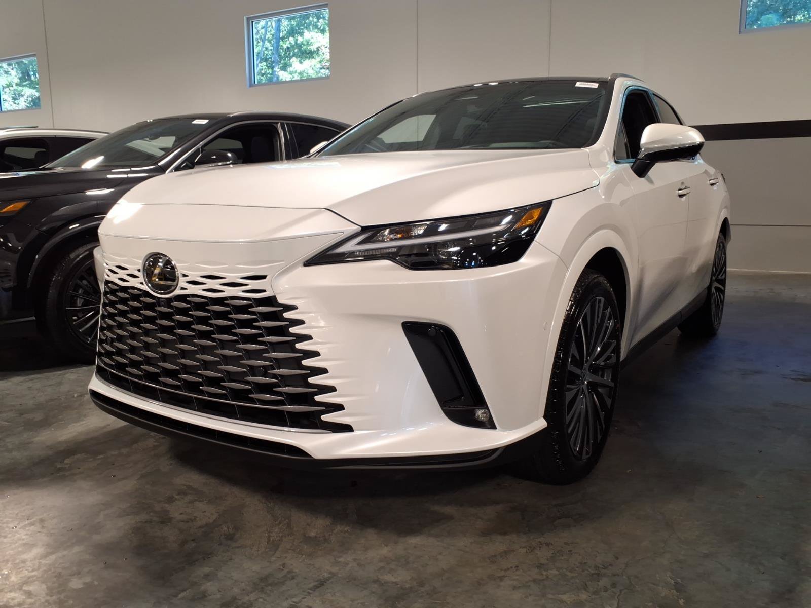 New 2026 Lexus RX 350h AWD/4WD image 3