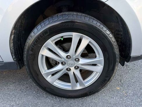 Used 2011 Hyundai Santa Fe Limited image 25