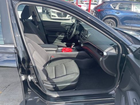 Used 2023 Nissan Altima 2.5 S FWD image 4