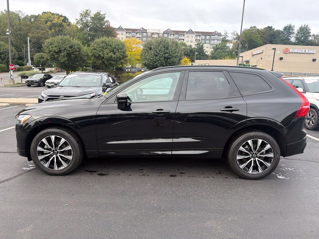 Certified 2024 Volvo XC60 B5 Core w/ Protection Package Premier AWD/4WD image 3