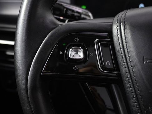 Used 2023 Lincoln Aviator Standard w/ Premium Package image 33