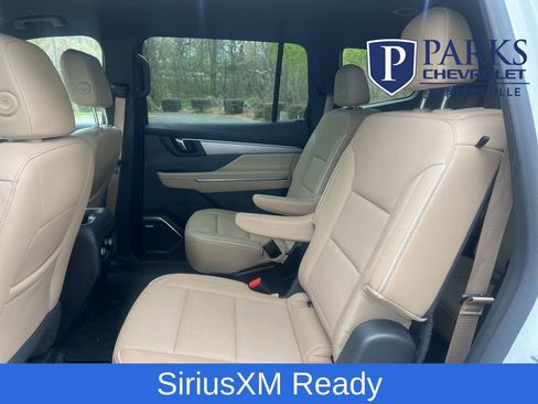 Used 2025 Buick Enclave Preferred image 13