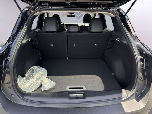 New 2026 Nissan Kicks SR FWD image 32