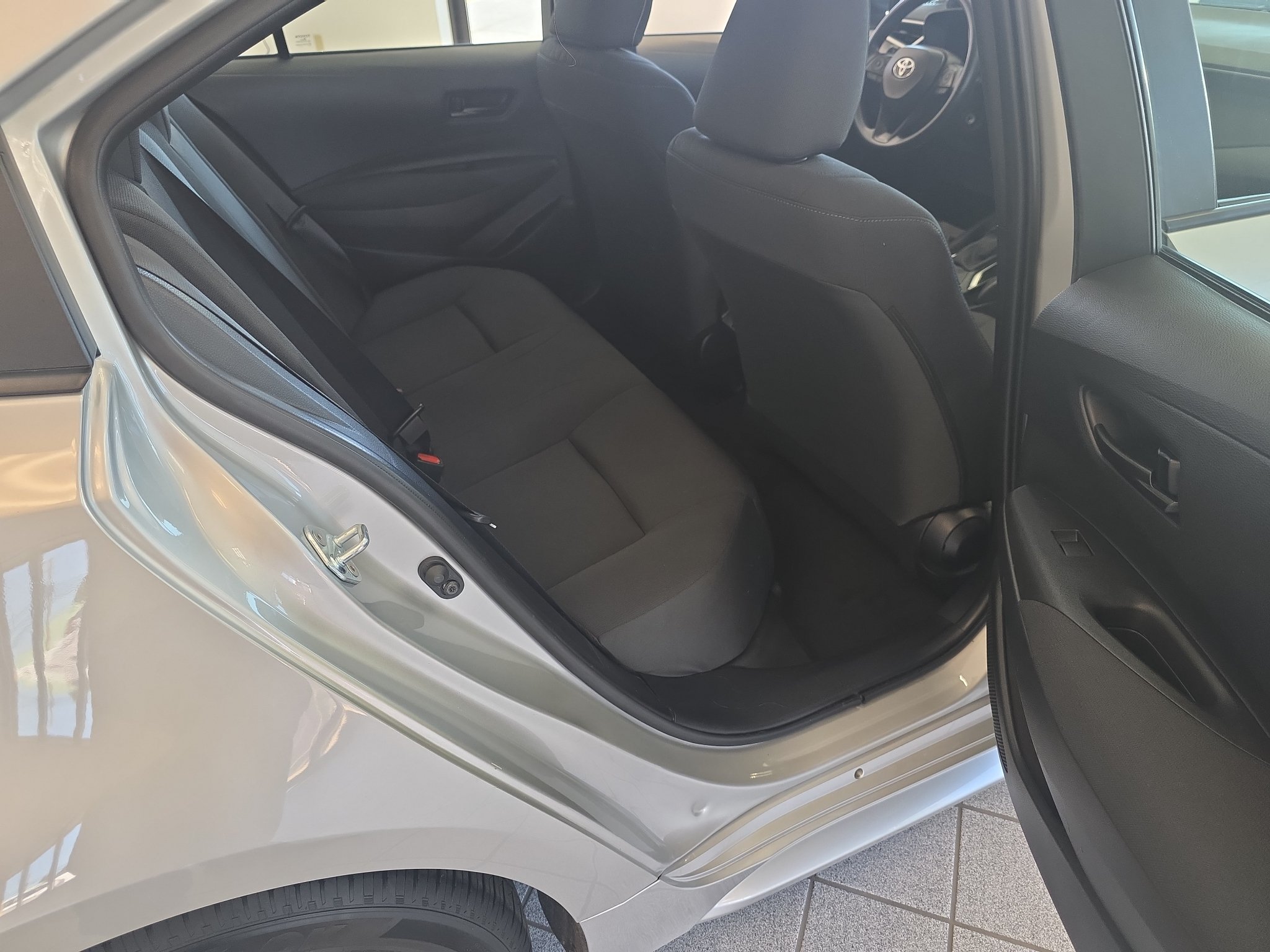 Used 2026 Toyota Corolla LE FWD image 6