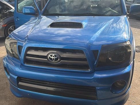 Used 2009 Toyota Tacoma X-Runner image 2