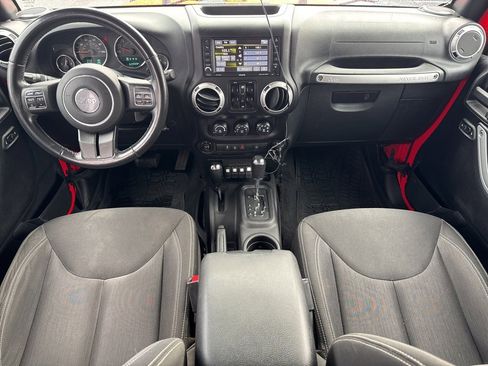 Used 2016 Jeep Wrangler Unlimited Rubicon w/ Connectivity Group image 42