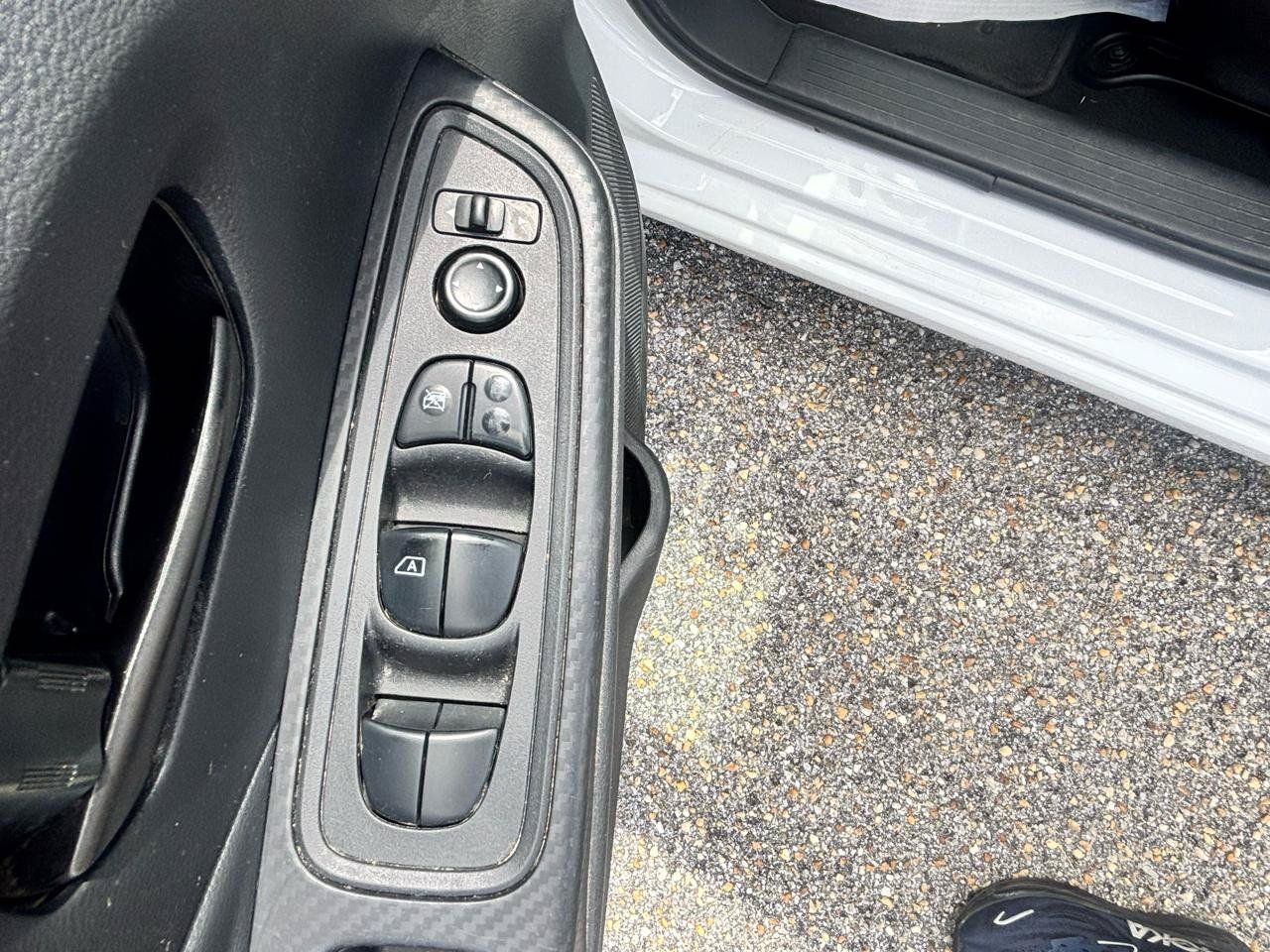 Used 2023 Nissan Versa S FWD image 35