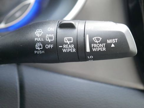 Used 2023 Chrysler Pacifica Touring-L image 28