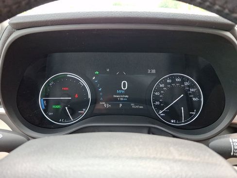 Used 2023 Toyota Sienna Limited AWD/4WD image 26