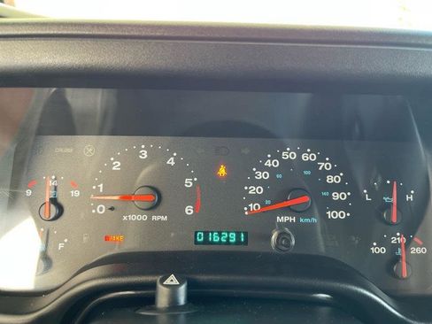 Used 2004 Jeep Wrangler X w/ Convenience Group AWD/4WD image 28
