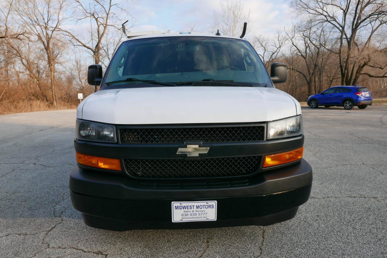 Used 2018 Chevrolet Express 2500 w/ Driver Convenience Package RWD image 3