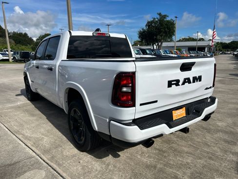 Used 2025 RAM 1500 Big Horn AWD/4WD image 3