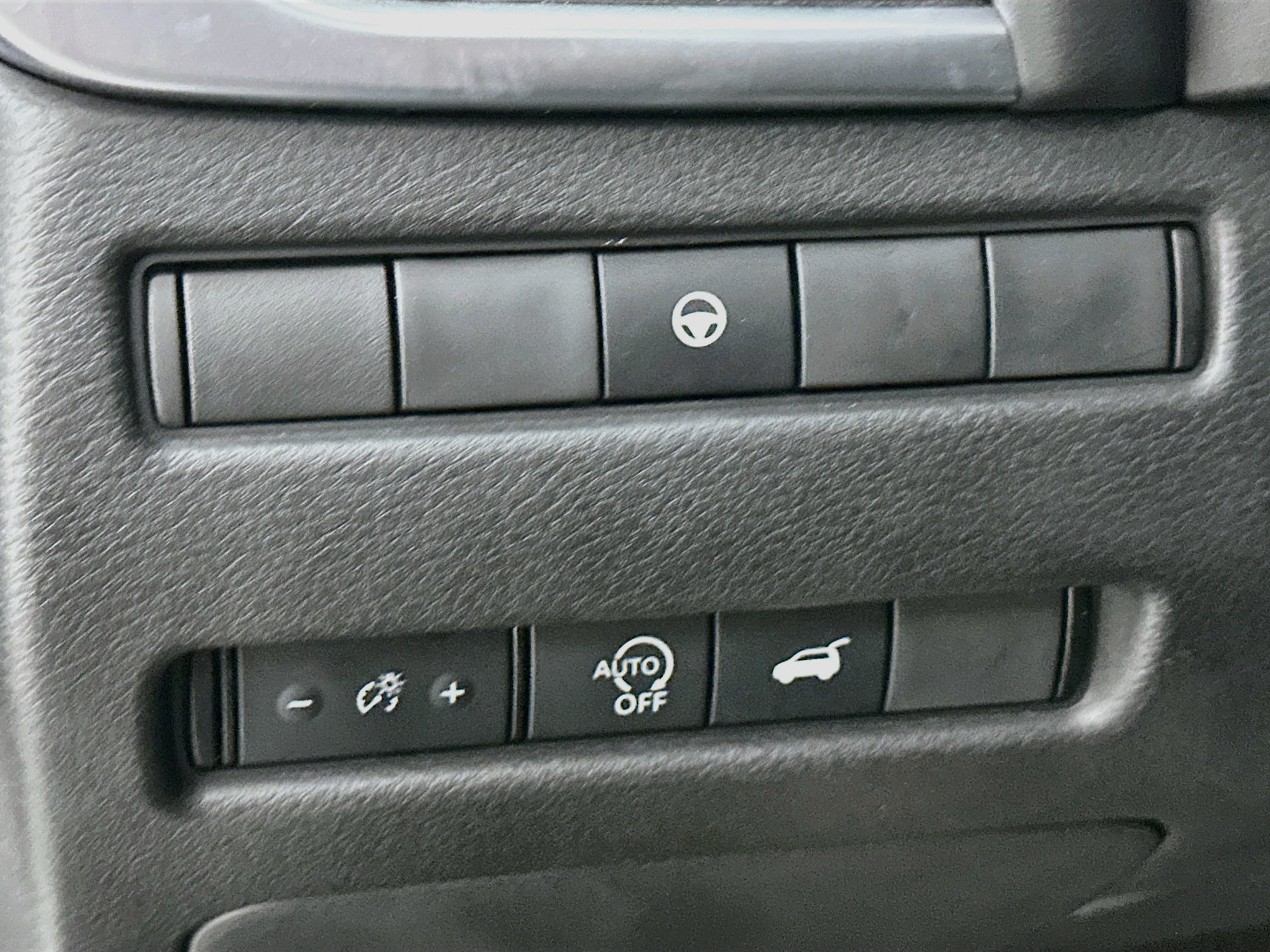 Used 2023 Nissan Rogue SV w/ SV Premium B Package FWD image 17