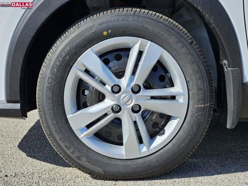 New 2025 Nissan Kicks Play S image 8