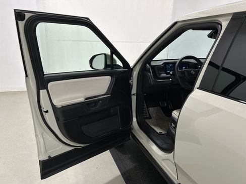 Used 2025 Rivian R1T Adventure AWD/4WD image 16