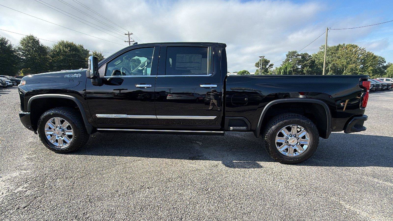 New 2026 Chevrolet Silverado 2500 High Country w/ High Country Premium Package AWD/4WD image 12