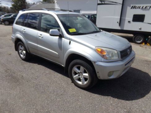 Used 2005 Toyota RAV4 4WD image 3