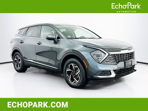 Used 2025 Kia Sportage LX image 1
