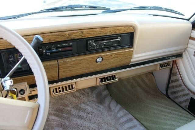 Used 1990 Jeep Grand Wagoneer AWD/4WD image 57