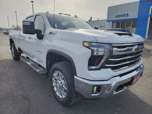 Used 2024 Chevrolet Silverado 3500 LTZ w/ LTZ Premium Package image 7