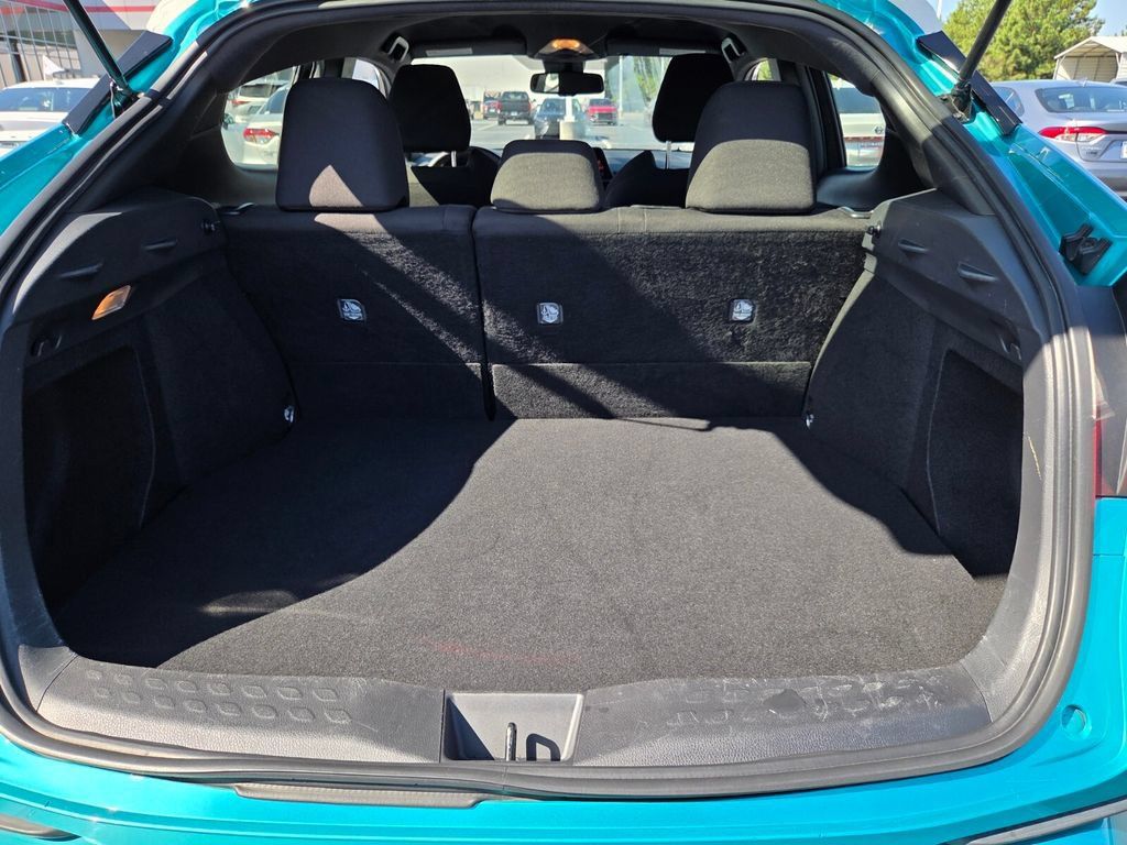 Used 2018 Toyota C-HR XLE FWD image 12
