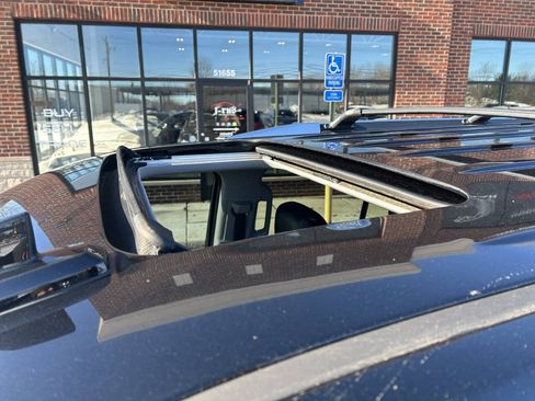 Used 2018 Cadillac Escalade Premium Luxury image 30