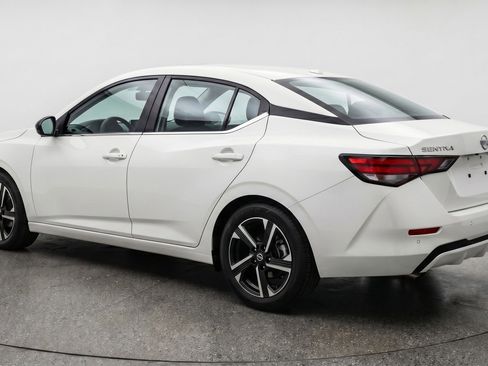 Used 2025 Nissan Sentra SV image 6