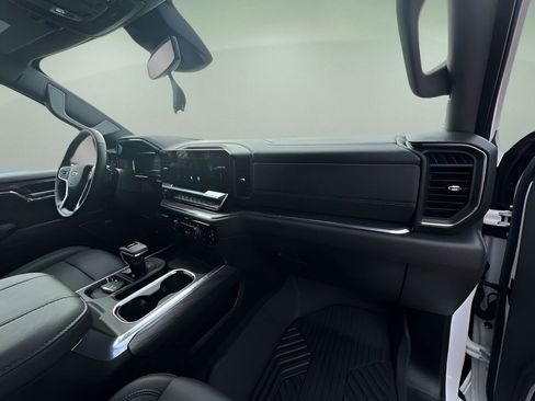 Certified 2024 Chevrolet Silverado 1500 LTZ image 29