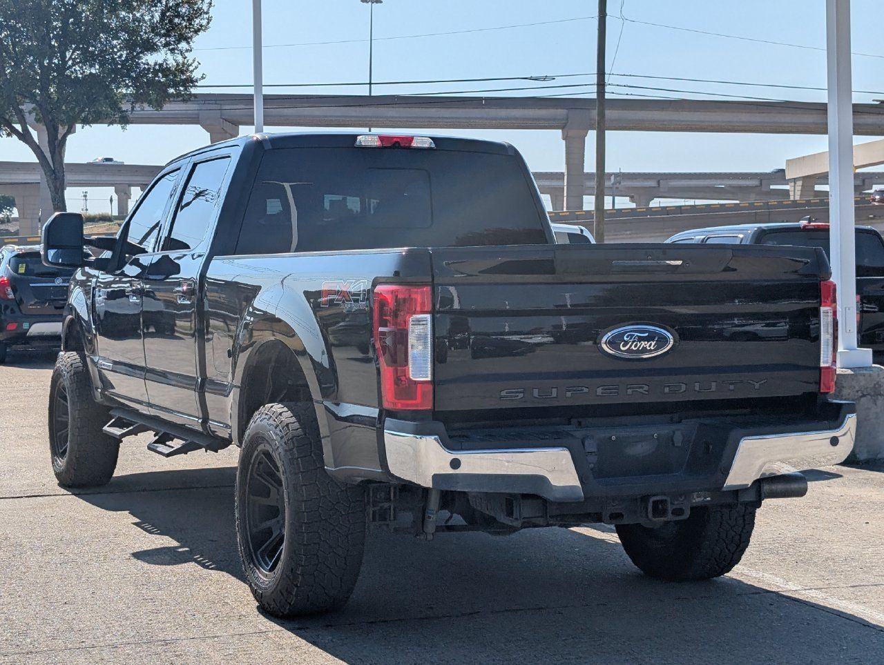 Used 2017 Ford F250 Lariat w/ Lariat Ultimate Package AWD/4WD image 3