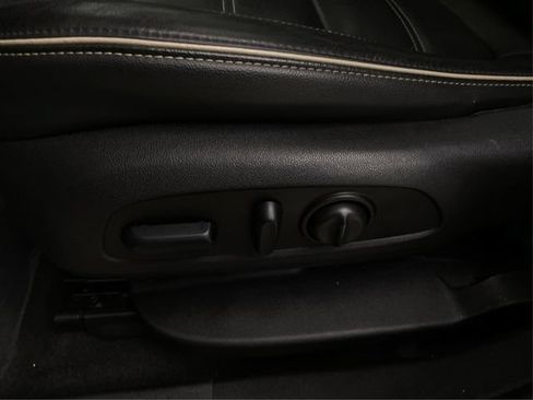 Used 2018 GMC Acadia Denali w/ Technology Package AWD/4WD image 25