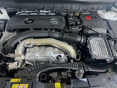Used 2025 Mercedes-Benz GLB 250 w/ Exclusive Package image 30