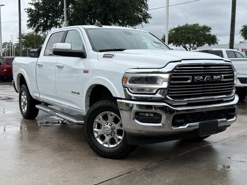 Used 2022 RAM 2500 Laramie AWD/4WD image 2