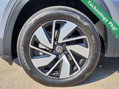Used 2025 Volkswagen Atlas SE image 10