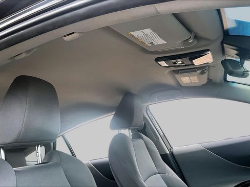Used 2021 Toyota Venza LE AWD/4WD image 14