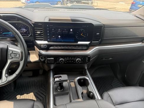 Used 2026 Chevrolet Silverado 1500 LT Trail Boss w/ LT Trail Boss Premium Package AWD/4WD image 21