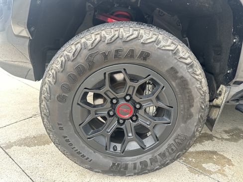 Used 2024 Toyota Tacoma TRD Pro AWD/4WD image 19