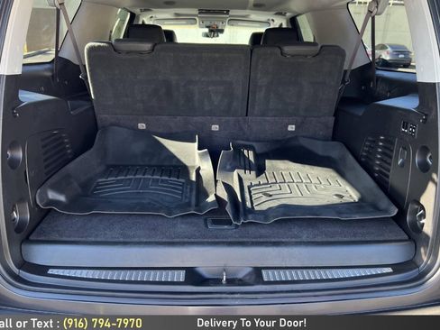 Used 2017 Cadillac Escalade ESV Premium Luxury AWD/4WD image 11