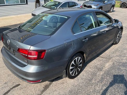 Used 2017 Volkswagen Jetta S w/ Jetta S Cold Weather Package FWD image 10
