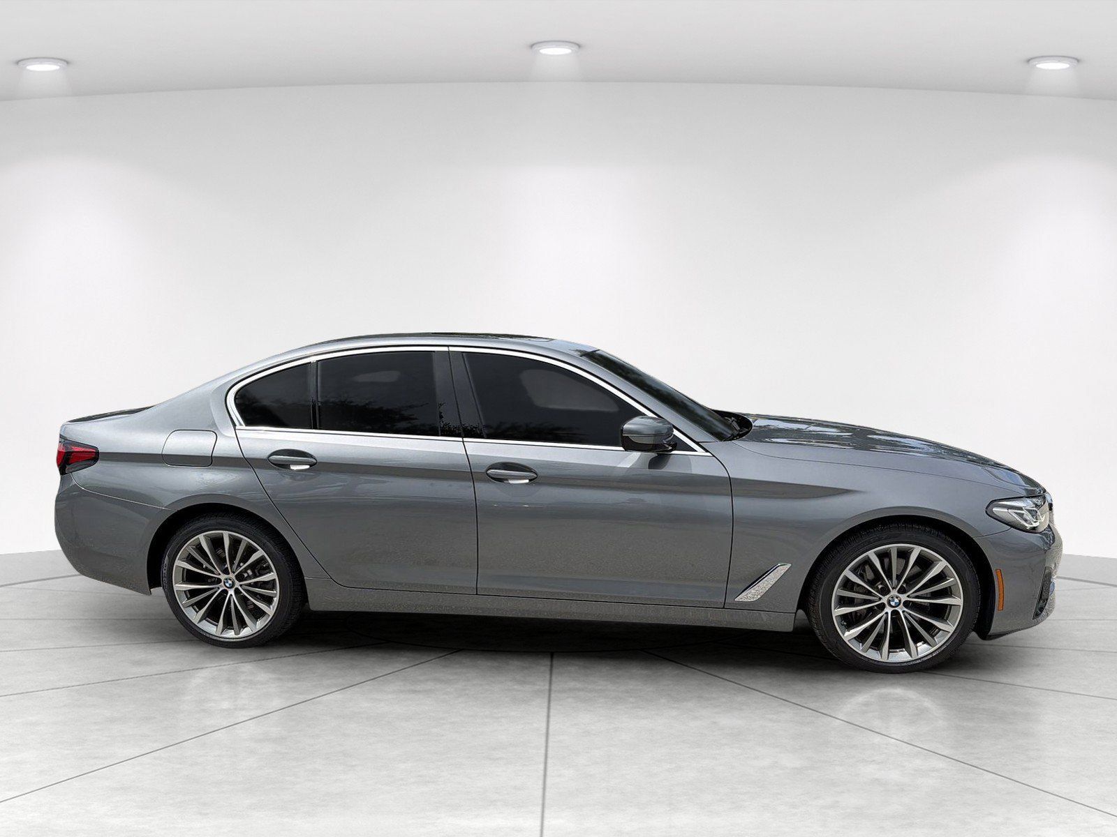 Used 2023 BMW 540i w/ Convenience Package RWD image 3