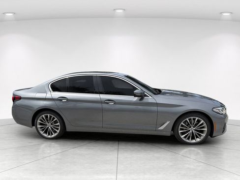 Used 2023 BMW 540i w/ Convenience Package RWD image 3