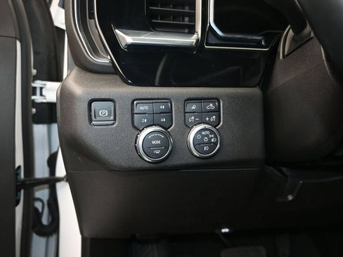 Used 2024 GMC Sierra 3500 SLT w/ SLT Premium Package AWD/4WD image 13