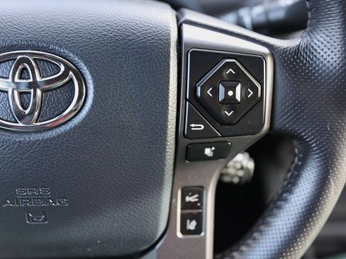 Used 2019 Toyota Tacoma TRD Sport image 37