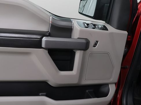 Used 2017 Ford F150 XLT w/ Equipment Group 302A Luxury AWD/4WD image 21