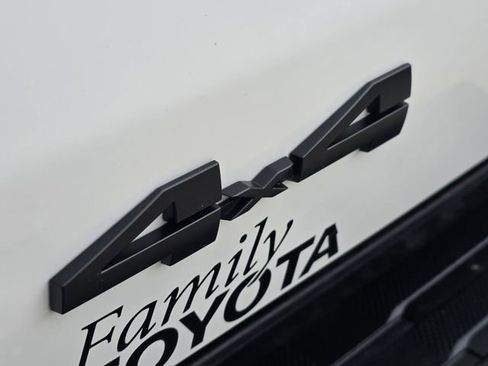 Used 2025 Toyota Tacoma TRD Sport AWD/4WD image 9