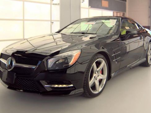 Used 2013 Mercedes-Benz SL 550 w/ Premium Pkg image 1