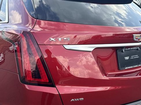 Certified 2024 Cadillac XT5 Premium Luxury w/ LPO, Floor Liner Package AWD/4WD image 9
