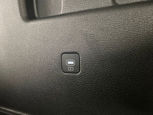 Used 2025 Kia Telluride S image 37