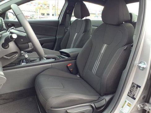 New 2025 Hyundai Elantra Sport FWD image 5